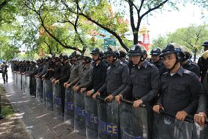 police_at_pad_protest1