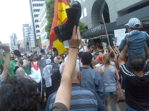 gaza-demo-10-jan-09-shoe1